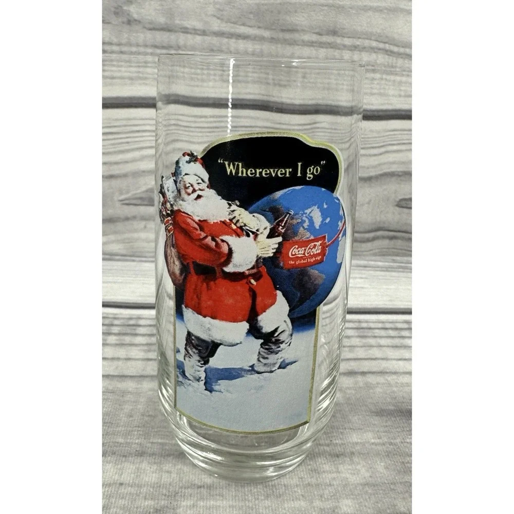 2 VINTAGE COCA COLA CHRISTMAS GLASSES - SANTA WHEREVER I GO /‎ HOLLY HOBBIE
